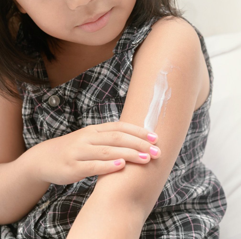 Lightweight lotion that absorbs to a soft, smooth finish